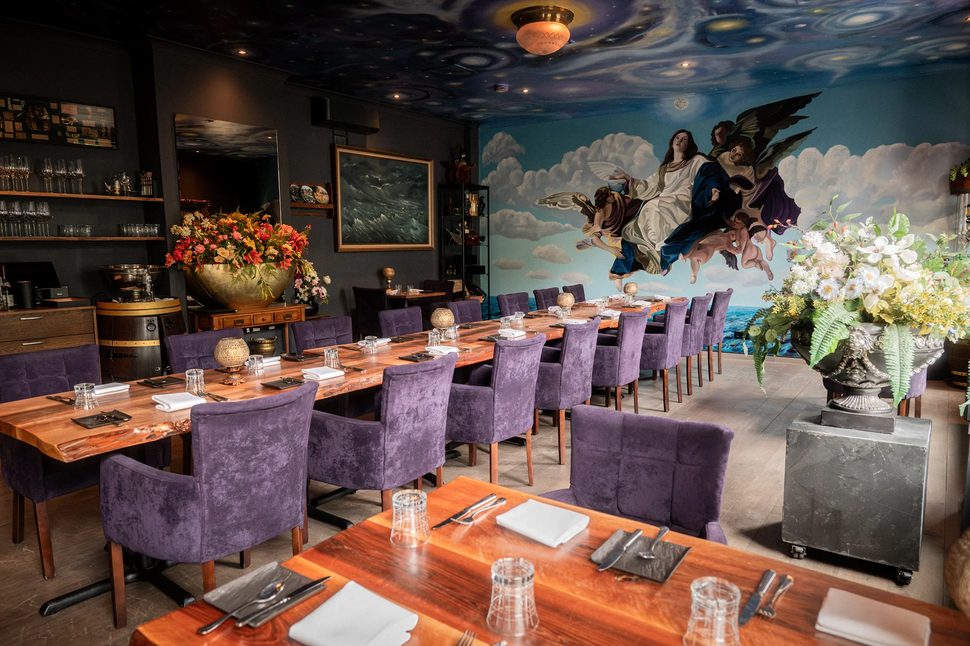Ruime private dining setting voor grotere groepen bij El Qatarijne